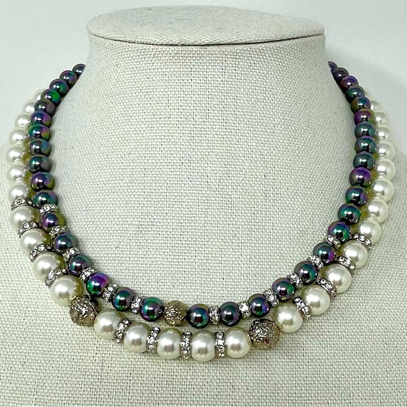 Beautiful faux black and white pearl double strand necklace. - Picture 1 of 4